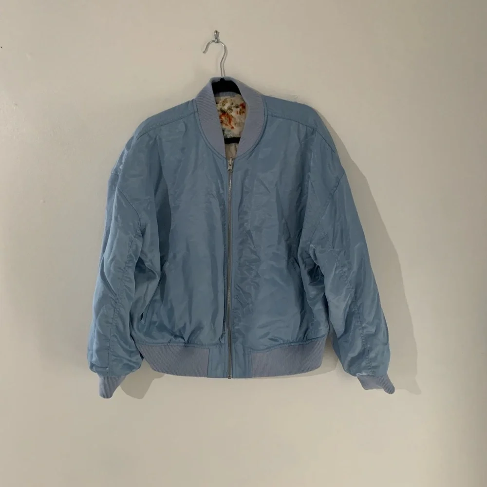 🎉FLASH SALE🎉 Urban outfitter Reversible Velvet Floral Bomber Jacket - Picture 10 of 11